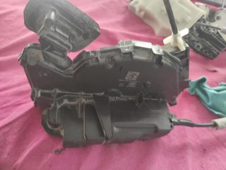 VW Turan 5T κλειδαριά εμπρός δεξια Β6Α-5Τ837016Α