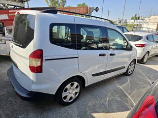 Ford Tourneo Courier 2016-thumb-6