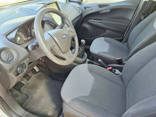 Ford Tourneo Courier 2016-thumb-11