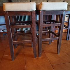 Σκαμπώ ψηλά για μπαρ, ξύλινα σε πολύ καλή κατάσταση