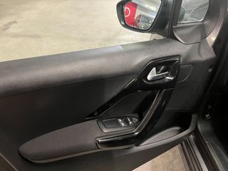 Peugeot 208 2019 1.5 BLUEHDI 100HP-thumb-6