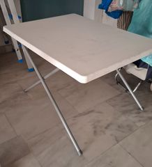 Τραπέζι πτυσσόμενο camping