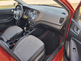 Hyundai i 20 2015 classic-thumb-6