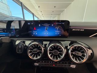 Mercedes-Benz A 35 AMG 2023 FACELIFT 4 MATIC-thumb-19