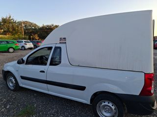Dacia Logan Pick-Up 2010-thumb-10