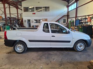 Dacia Logan Pick-Up 2010-thumb-5