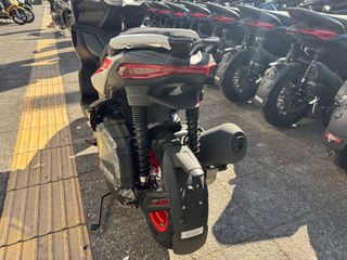 Aprilia SR GT 200 2026 SPORT E5+-thumb-6