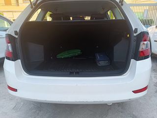Skoda Fabia 2019-thumb-5