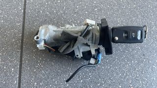 Κλειδαριά μίζας με κλειδί από Audi A3 (8P) '09-'12, Seat Altea '10-'14, VW Golf 6 '09-'12, Seat Leon 2 '10-'12, Skoda Octavia '05-'12 (λευκή φύσα)