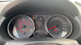 Nissan Qashqai 2012-thumb-12