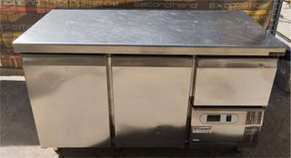 Ψυγείο Πάγκος Συντήρηση Με 2+1 Πόρτες 135x70x83Cm - Μεταχειρισμένο.