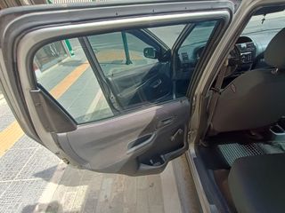 Suzuki Ignis 2004 1.3 VVT 4x4-thumb-13