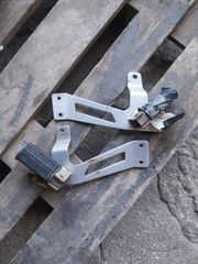Βαση δεξια και αριστερή συνεπιβάτη, Kymco spike 125