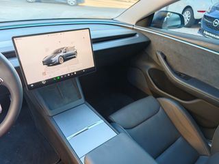 Tesla Model 3 2024 PERFORMANCE-thumb-18