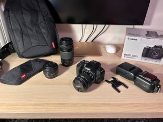 Canon EOS 200-D  kit+extra lens+flash
