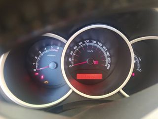 Kia Venga 2012-thumb-5
