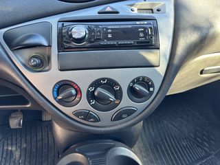 Ford Focus 2001-thumb-8