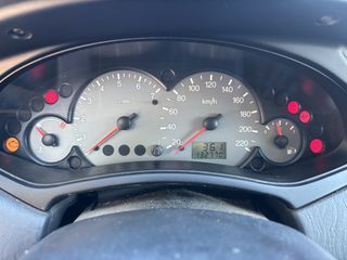 Ford Focus 2001-thumb-9