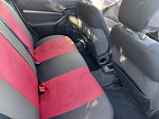 Ford Focus 2001-thumb-10