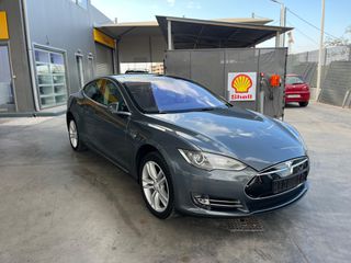 Tesla Model S 2014