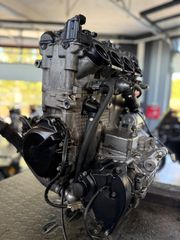 Suzuki GSX-R 1000 2004-thumb-3