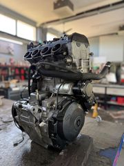 Suzuki GSX-R 1000 2004-thumb-4