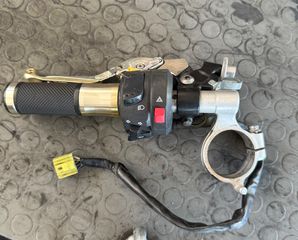 Suzuki GSX-R 1000 2004-thumb-22