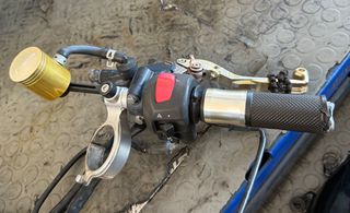 Suzuki GSX-R 1000 2004-thumb-24