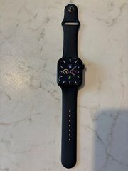 Apple Watch Series 7 GPS 45 mm - Αλουμίνιο Midnight - Sport band Μαύρο