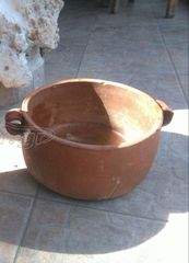 Κατσαρόλα κεραμική που στραγγίζαν το φαγητό εποχής 1860 80 συλλεκτικό κομμάτι..Αν θέλετε να δείτε όλες τις αγγελίες μου πατήστε κάτω από το όνομα μου ευχαριστώ για τόν χρόνο σας