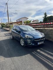 Opel Corsa 2015 color edition