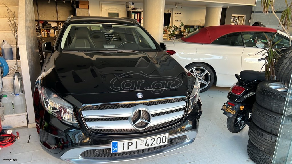 Mercedes-Benz GLA 200 2015