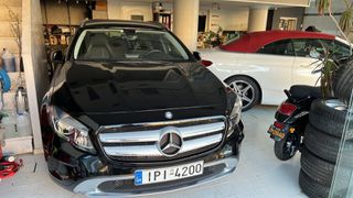 Mercedes-Benz GLA 200 2015