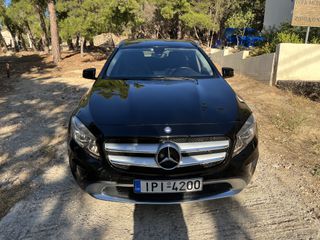 Mercedes-Benz GLA 200 2015-thumb-3