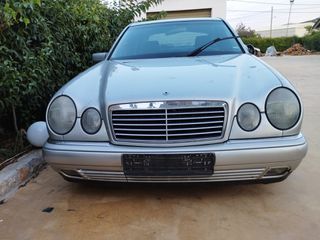 Πόρτα πισω w210 mercedes γεμάτη
