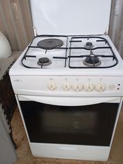 Κουζίναμμε ηλεκτρικό φούρνο και μάτια υγραερίου