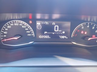 Peugeot 208 2022 1,5 101HP-thumb-9