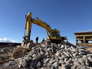 Εκσκαφέας Με Ερπύστριες Komatsu 2000 PC450-6-thumb-12