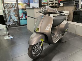 Vespa GTS Super Tech 125 2026