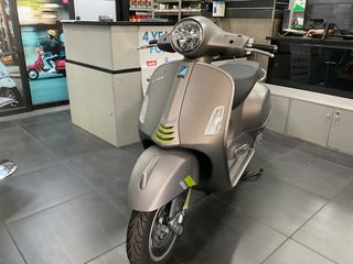 Vespa GTS Super Tech 125 2026-thumb-1