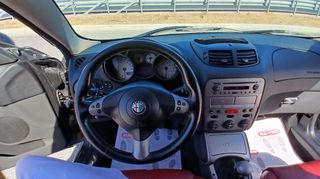 Alfa Romeo GT 2005 BERTONE-thumb-30