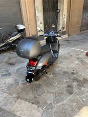 Piaggio Vespa 2023 GTS 125 supersport-thumb-4