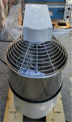 Ταχυζυμωτήριο 40Lt Με Αποσπώμενο Κάδο & 2 Ταχύτητες Τριφασικό 48x81x83Cm του Ιταλικού οίκου Lava Rossa - Καινούργιο.