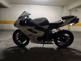 Triumph Daytona 675 2005 extras