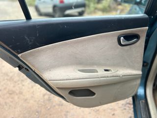 Nissan Primera 2004-thumb-23
