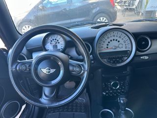 Mini One Cabrio 2011 Cabriolet-thumb-17