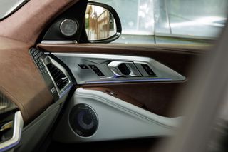 Bmw XM 2025 50e 5ΕΤΗ ΕΓΓΥΗΣΗ ΜΕ ΠΑΡΑΓΓΕΛΙΑ!!!!-thumb-76