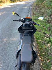 Bmw CE 04 2022-thumb-7