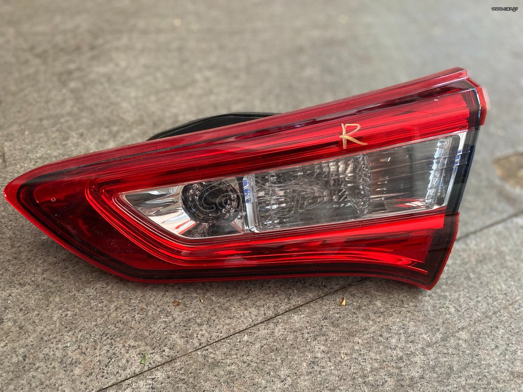 ΦΑΝΑΡΙ ΠΙΣΩ ΔΕΞΙ ΠΟΡΤΜΠΑΓΚΑΖ  TOYOTA YARIS 2017-2021