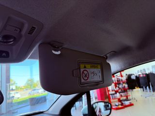Citroen C3 2018 1.2 PureTech Shine-thumb-52